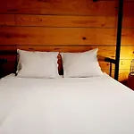 Hostel Amelia By Gaiarooms