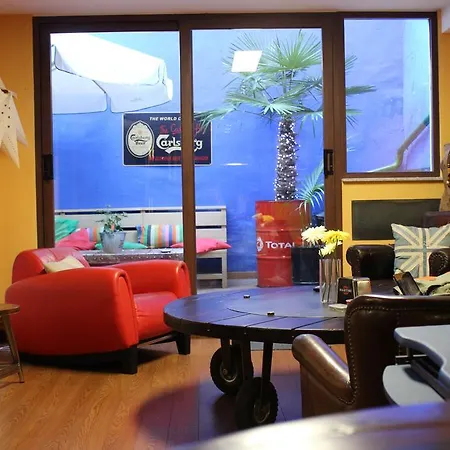 Hostel Erasmus By Gaiarooms *