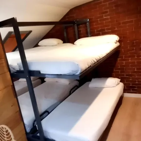Hostel Erasmus By Gaiarooms *