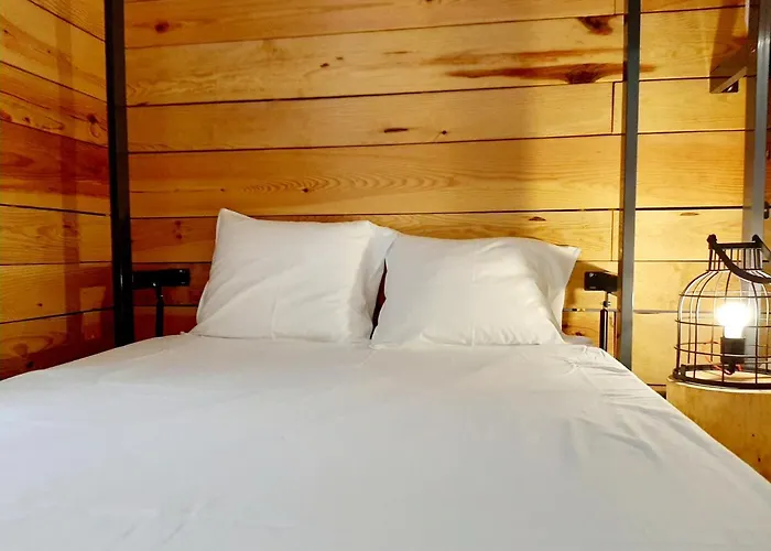 Hostal Amelia By Gaiarooms