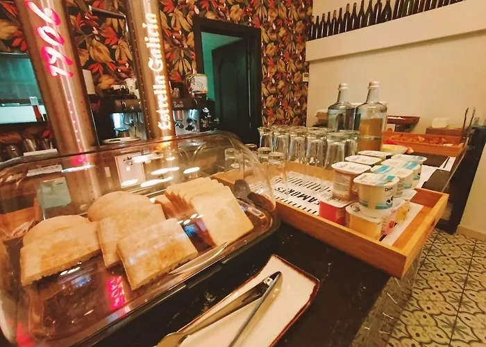 Hostal Amelia By Gaiarooms