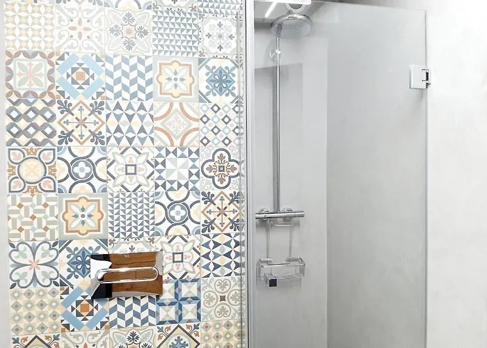 Hostal Amelia By Gaiarooms